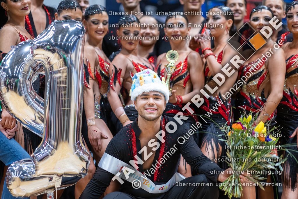 20260328-04233 | Hier finden Sie Tanz Bilder vom Latein und Standard Formationen tanzen. Sportbilder vom Tanzsport. Schöne Fotos und von Weltmeisterschaft, Europameisterschaft, Bundesliga, Regionalliga, Oberliga und Landesliga sowie von GOC Stuttgart, DanceComp, WM Bremen