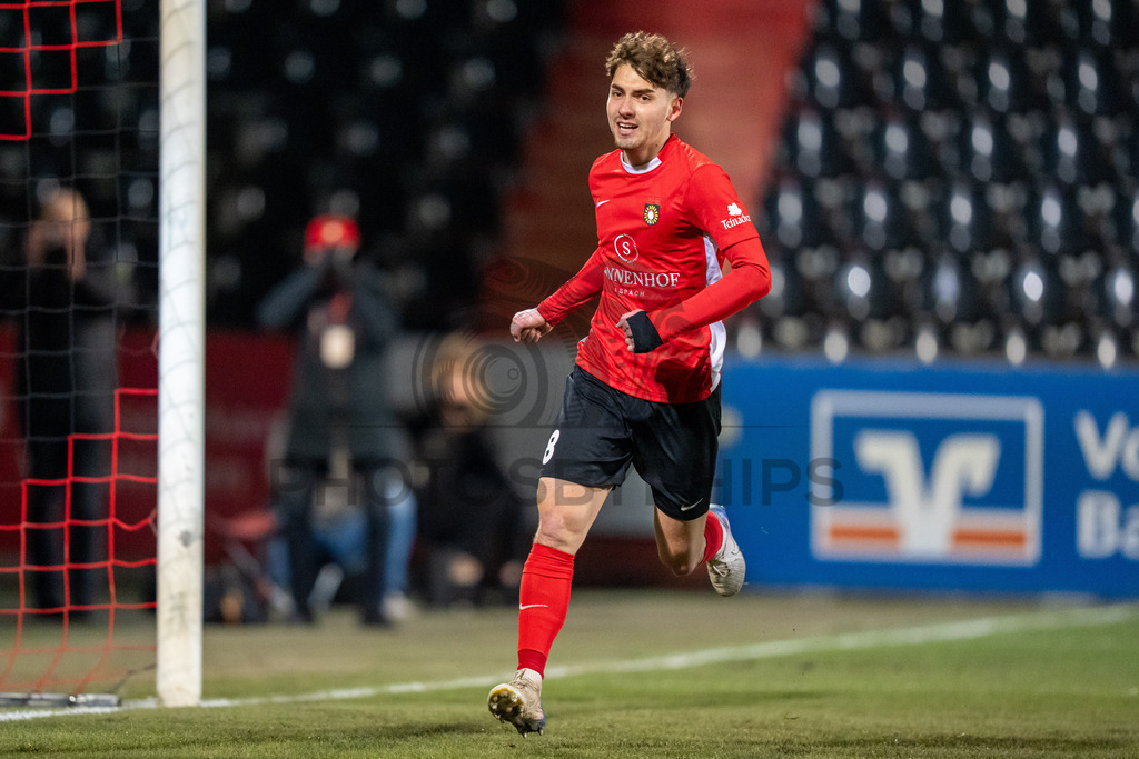 SG Sonnenhof Grossaspach vs. SSV Ulm 1846 Fussball, Fussball, WFV-Pokal, Viertelfinale, 01.04.2026 | Elias Rahn (SG Sonnenhof Grossaspach, #08) jubelt nach seinem Treffer zum 2:1,SG Sonnenhof Grossaspach vs. SSV Ulm 1846 Fussball, Fussball, WFV-Pokal, Viertelfinale, 01.04.2026