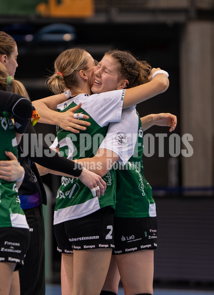 Handball I Frauen I Saison 2025-2026 I 1. HBF I 17. Spieltag I VFL Oldenburg - Thüringer HC I 1009 | Lisa Borutta (2, VfL Oldenburg) - Realisiert mit Pictrs.com