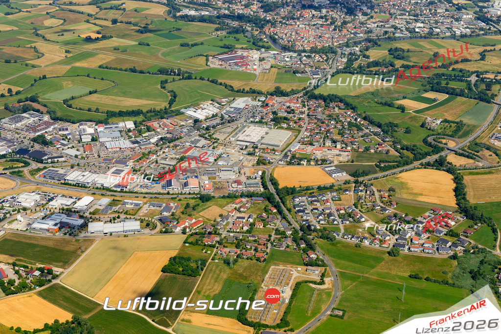 Das Luftbild zeigt : Janahof Cham - Die Luftaufnahme wurde 2023 vom UL-Flugzeug aus erstellt ( keine Drohne ) - Hochauflösende Luftaufnahme - Für grossformatige Ausdrucke geeignet. Die Geschenkidee !Mit Lizenz und Bildrechte bestellbar