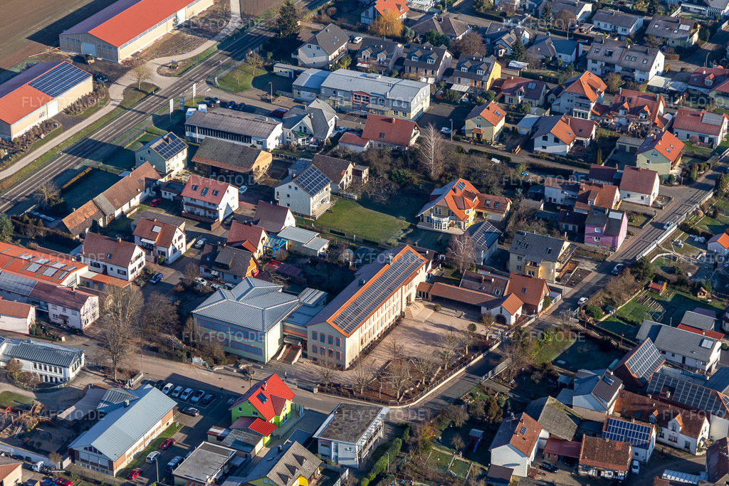Luftbild: Grundschule in Steinfeld im Bundesland Rheinland-Pfalz in Deutschland. Foto: IMG_124108.jpg vom 11.01.2021 durch Werner Riehm/FLY-FOTO.de