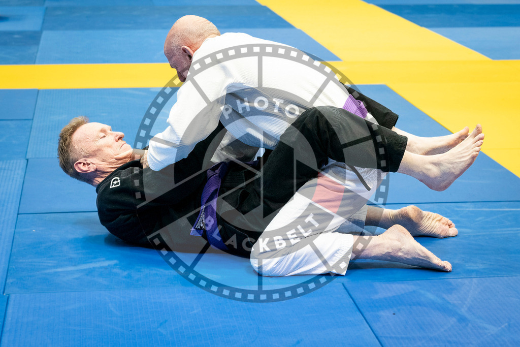20240125PBB02559 | Fighters compete during the sixth day of the Brazilian Jiu-jitsu European Championship of the IBJJF in Paris, France, on January 25, 2024.