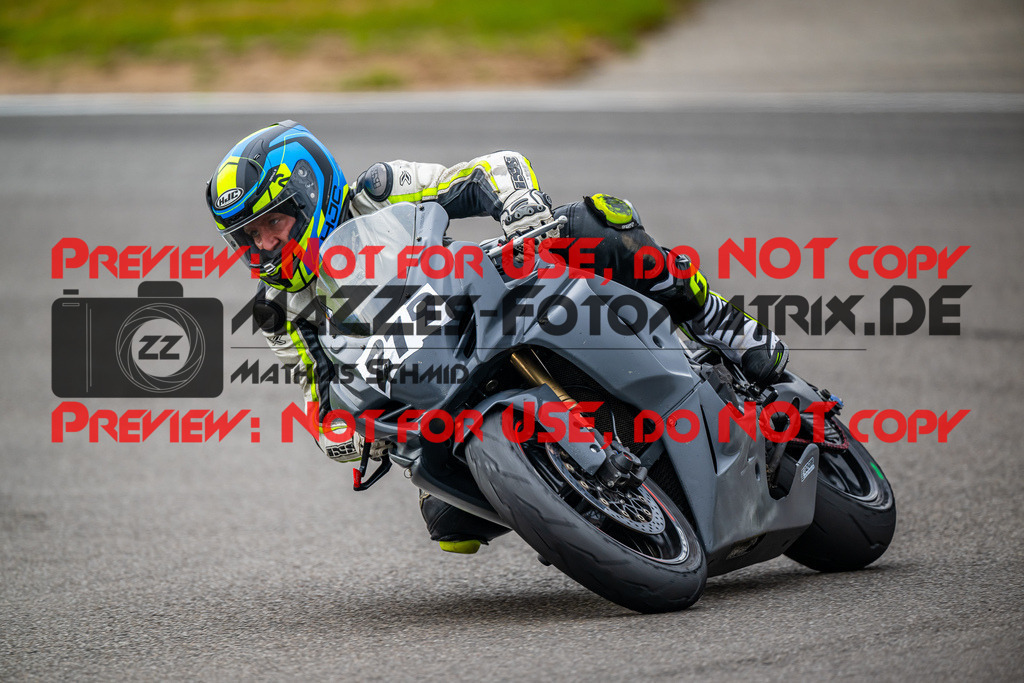 MaZZes_FotoMatrix_240702_6007705_6459 | WEISS