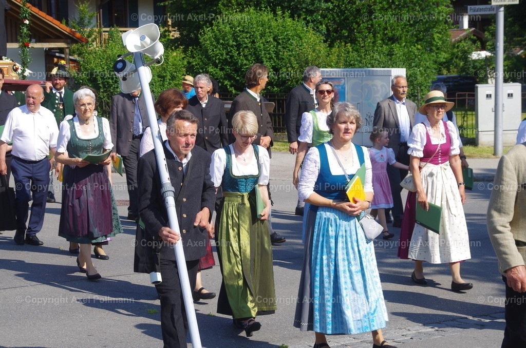 IMGP3204 | fotografiert von Axel PollmannLeonhardi Wallfahrt Benediktbeuern und Murnau, Fronleichnam, Fasching, Landschaft im Loisachtal und Benediktbeuern  - Realisiert mit Pictrs.com