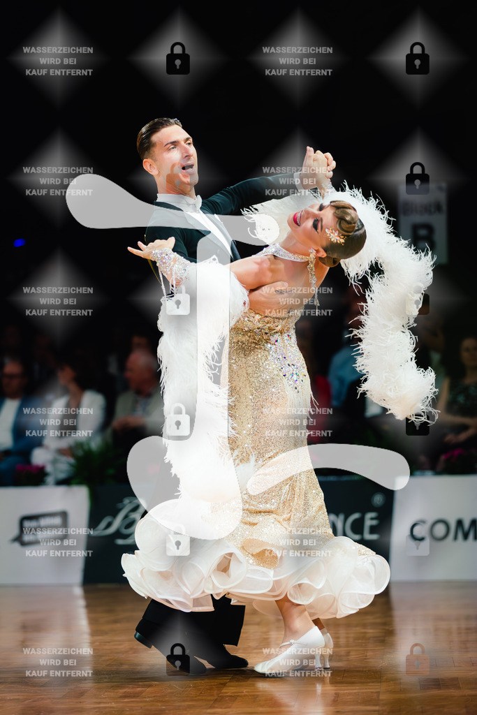GOC 2025 - WDSF PD Super Grand Prix Standard 10th (7) Matteo Del Gaone _ Ekaterina Utkina (Italy)-2025-08-21-1781 | Webshop for digital downloads and prints of dance sport, event & show photographer Julian Link - Realisiert mit Pictrs.com