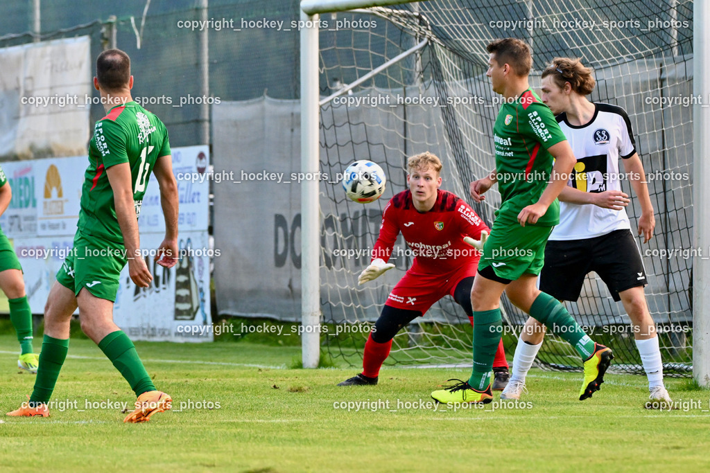 FC Gmünd vs. SV Spittal 1921 | #16 Daniel Vasiljevic FC Gmünd, #21 Hannes Sagmeister FC Gmünd, #13 Ivica Ban FC Gmünd, #18 Kristijan Jelic SV Spittal, FC Gmünd vs. SV Spittal 1921, FC Gmünd vs. SV Spittal 1921 am 27.08.2024 in Gmünd (Sportplatz Karnerau), Austria, (Photo by Bernd Stefan)