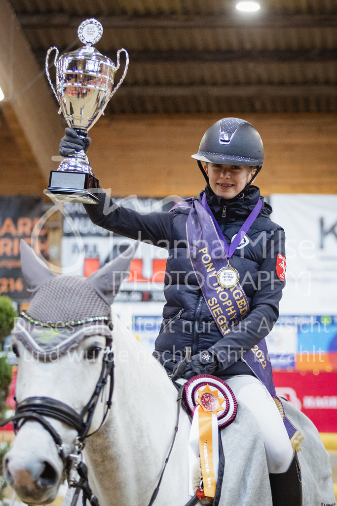 221127_Winterfestival_L-Spr_HPTTY-311 | Deine schönsten Turniermomente als professionelle Fotos! Entdecke hochwertige Pferdesport-Fotografie im Online-Shop. Jetzt Fotos finden & bestellen!