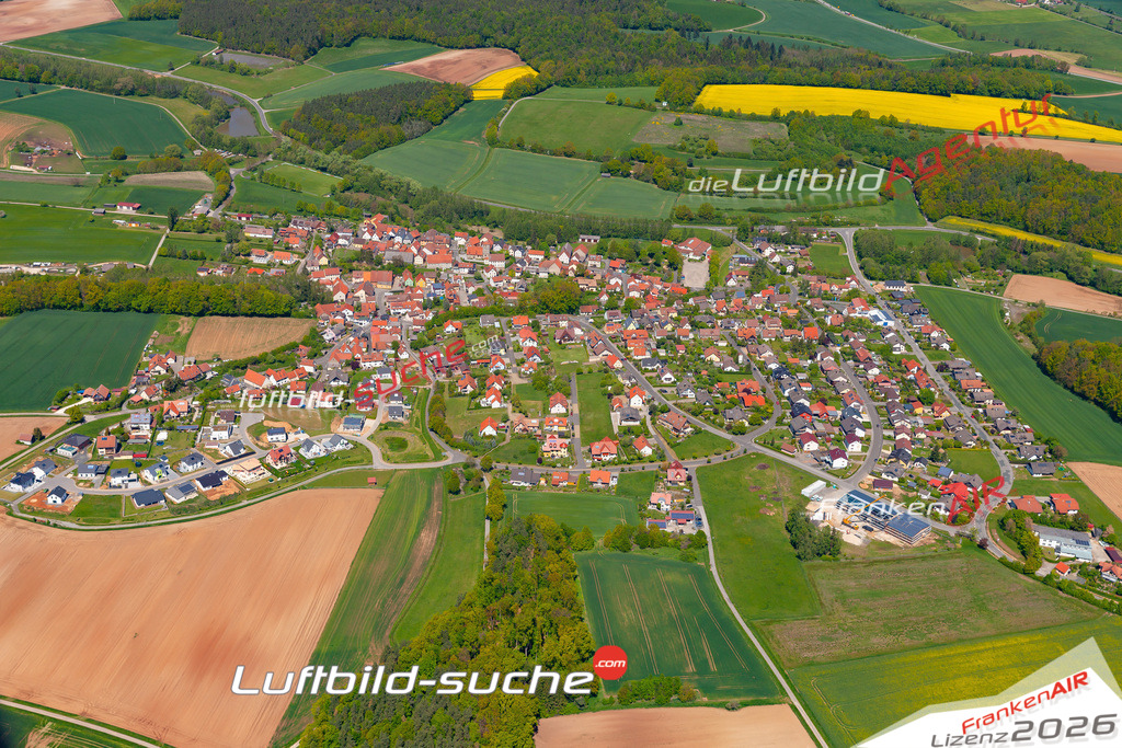 Die Luftbildaufnahme Gerach - Gerach wurde 2019 mittels Flugzeug (keine Drohne) erstellt. Perfekte Schärfe und Druck- Ergebnisse- Garantiert!