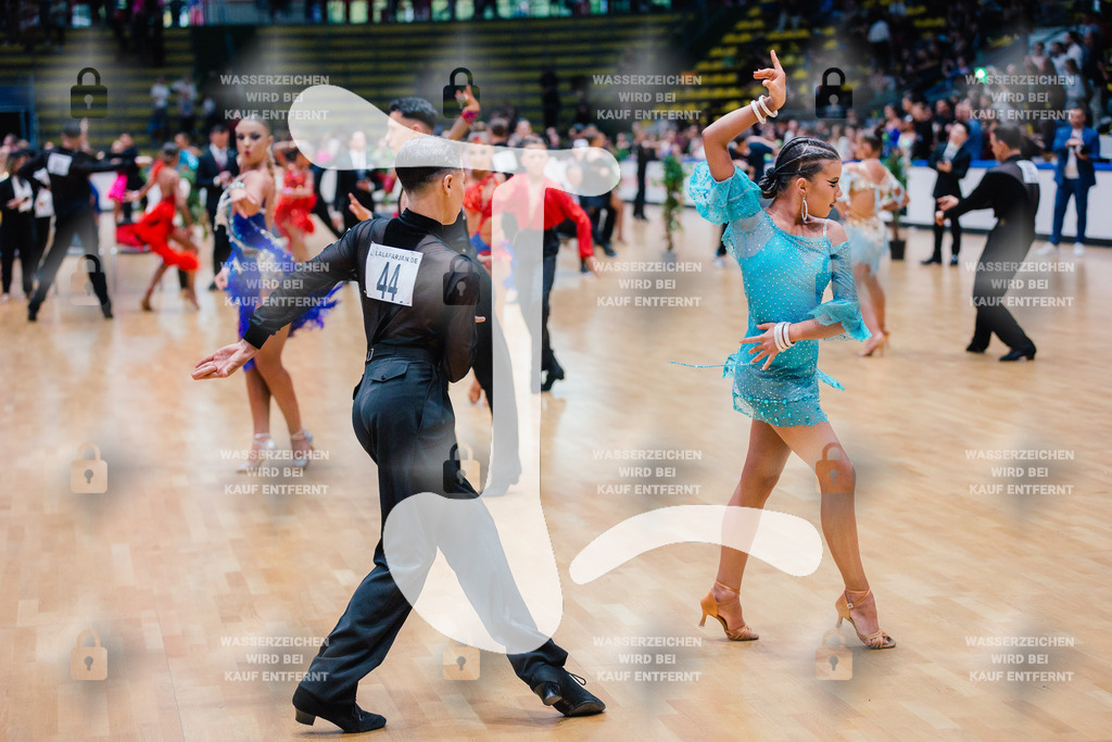 Hessen Tanzt WDSF Open Youth Latin 26th (44) Marcel Kunke _ Elvira Sofia Frunz (Schwarz-Weiß-Club Pforzheim)-2025-05-17-1197 | Webshop for digital downloads and prints of dance sport, event & show photographer Julian Link - Realisiert mit Pictrs.com