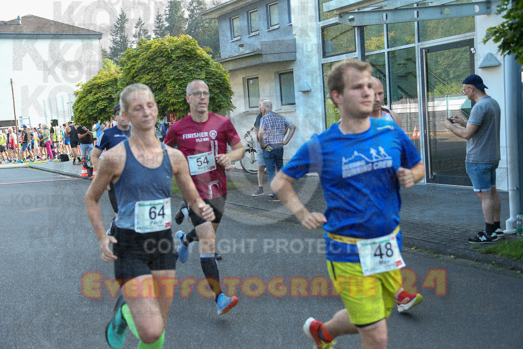 240802_1812_EX1_5714 | Sportfotografie im Rhein-Sieg Kreis, Köln, Bonn, NRW, Rheinland Pfalz, Hessen, etc. Unser Tätigkeitsfeld umfasst den Laufsport vom Volkslauf über den Marathon, Duathlon, Triathon bis zum Ultralauf wie Kölnpfad Ultra oder Schindertrail.