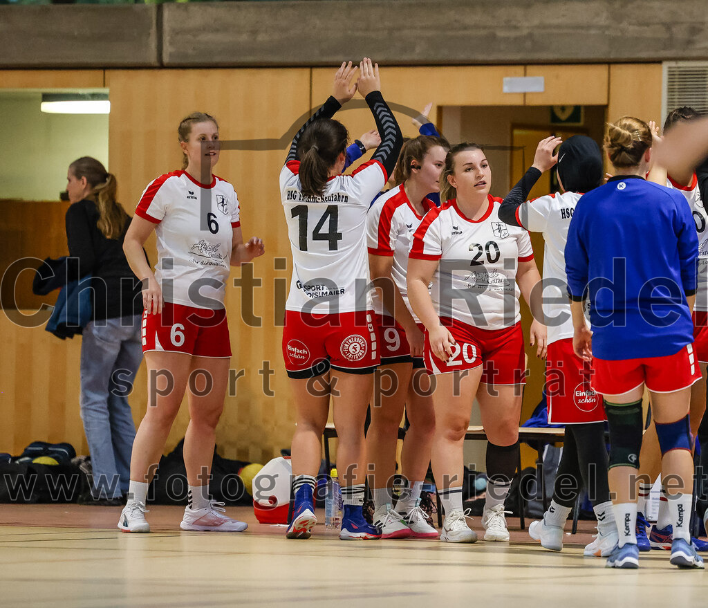 2024-10-13_095_SpVgg_Altenerding_gegen_SC_Freising | Erding, Deutschland, 13.10.2024:Handball, Bezirksoberliga Frauen Altbayern 2024 / 2024, 3. Spieltag, SpVgg Altenerding gegen SC Freising, Endergebnis: 26:35Maren Müller (HSG Freising-Neufahrn, #6), Antonia Koch (HSG Freising-Neufahrn, #14), Theresa Obermeier (HSG Freising-Neufahrn, #20)Foto: Christian Riedel / fotografie-riedel.net