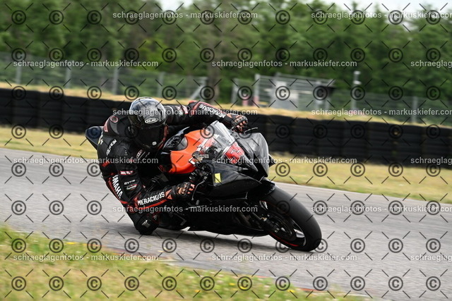 25bt02-0777 | markuskiefer.com - Realisiert mit Pictrs.com
