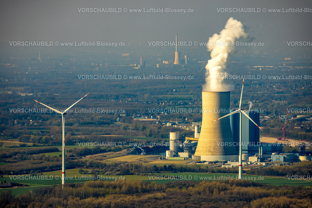 Datteln250401182EON Kraftwerk | Luftbild, Kraftwerk Datteln 4, Kraftwerksturm, Verbindung alternative Energien, fossile Energie, Windkraftwerk, Kohlekraftwerk, Rauch, Dümmer, Datteln, Ruhrgebiet, Nordrhein-Westfalen, Deutschland