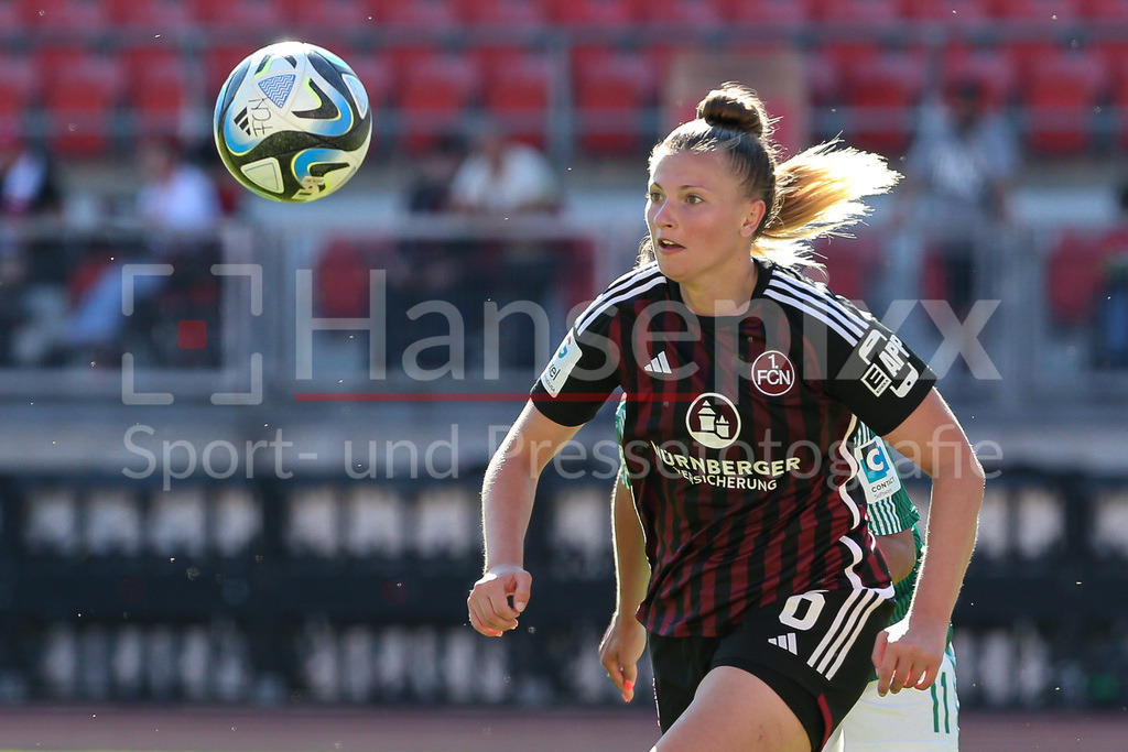 Fussball, Google Pixel Frauen-Bundesliga, 1. FC Nürnberg - SV Werder Bremen | v.li.: Jessica May (1. FC Nürnberg, 6) am Ball, Einzelbild, Ganzkörper, Aktion, Action, Spielszene, Portrait, Nahaufnahme, Einzelfoto, Einzelbild, DIE DFB-RICHTLINIEN UNTERSAGEN JEGLICHE NUTZUNG VON FOTOS ALS SEQUENZBILDER UND/ODER VIDEOÄHNLICHE FOTOSTRECKEN. DFB REGULATIONS PROHIBIT ANY USE OF PHOTOGRAPHS AS IMAGE SEQUENCES AND/OR QUASI-VIDEO.