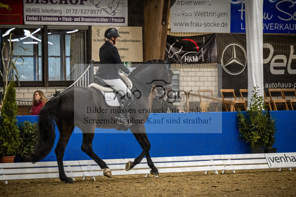 DOS_0102 | Entdecke hochwertige Reitturnierfotos von Foto Oger. Professionell, emotional und authentisch – jetzt Lieblingsmomente im Shop bestellen.Deutschlandweite Turnierfotografie. - Realisiert mit Pictrs.com