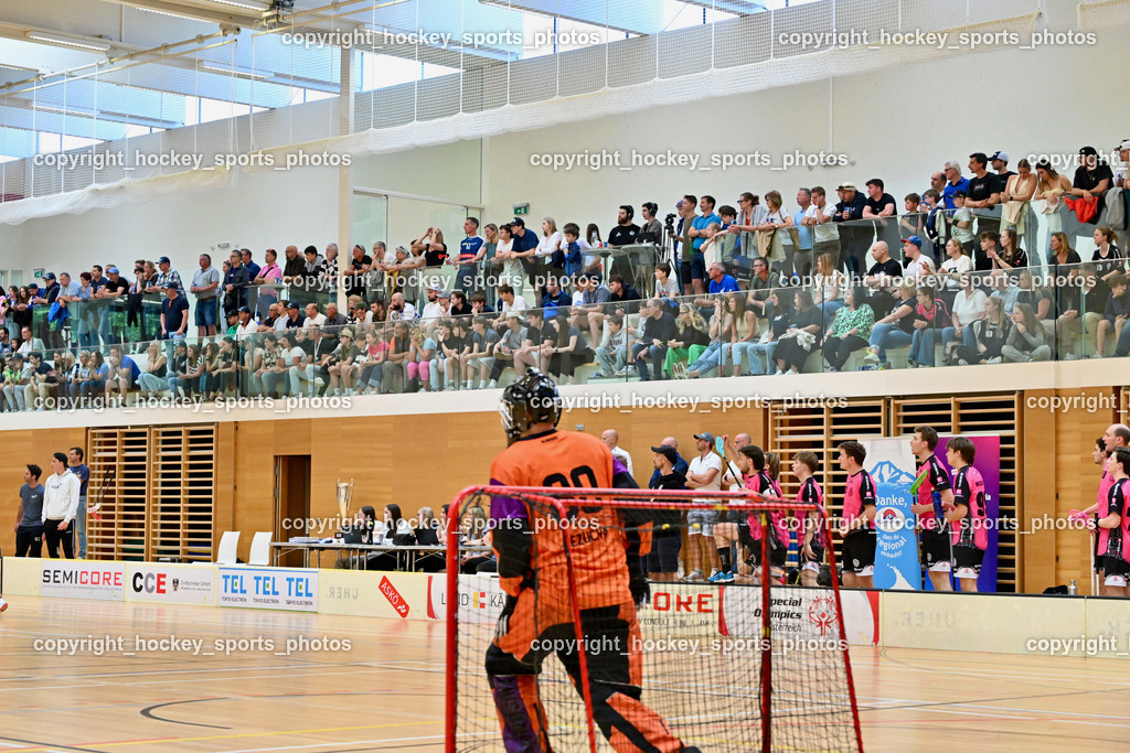 VSV Unihockey vs. Wiener Floorball Verein | Besucher Ballspielhalle St. Martin, VSV Unihockey vs. Wiener Floorball Verein, VSV Unihockey vs. Wiener Floorball Verein am 18.05.2025 in Villach (Ballspielhalle St. Martin), Austria, (Photo by Bernd Stefan)