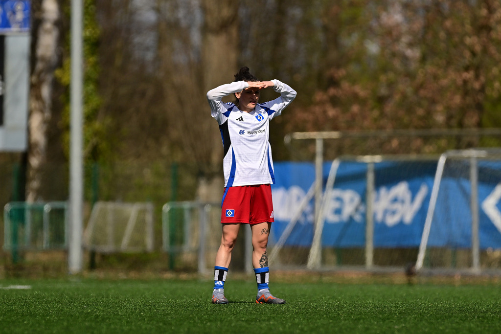 Fußball I Frauen I Saison 2024-2025 I Frauen-Regionalliga Nord I 17. Spieltag I Hamburger SV II - FC St. Pauli | Der Sportfotograf. - Realisiert mit Pictrs.com