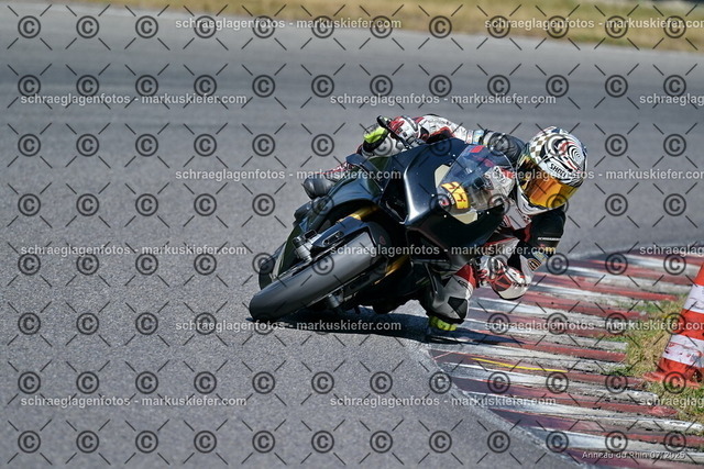 25bt04-0593 | markuskiefer.com - Realisiert mit Pictrs.com