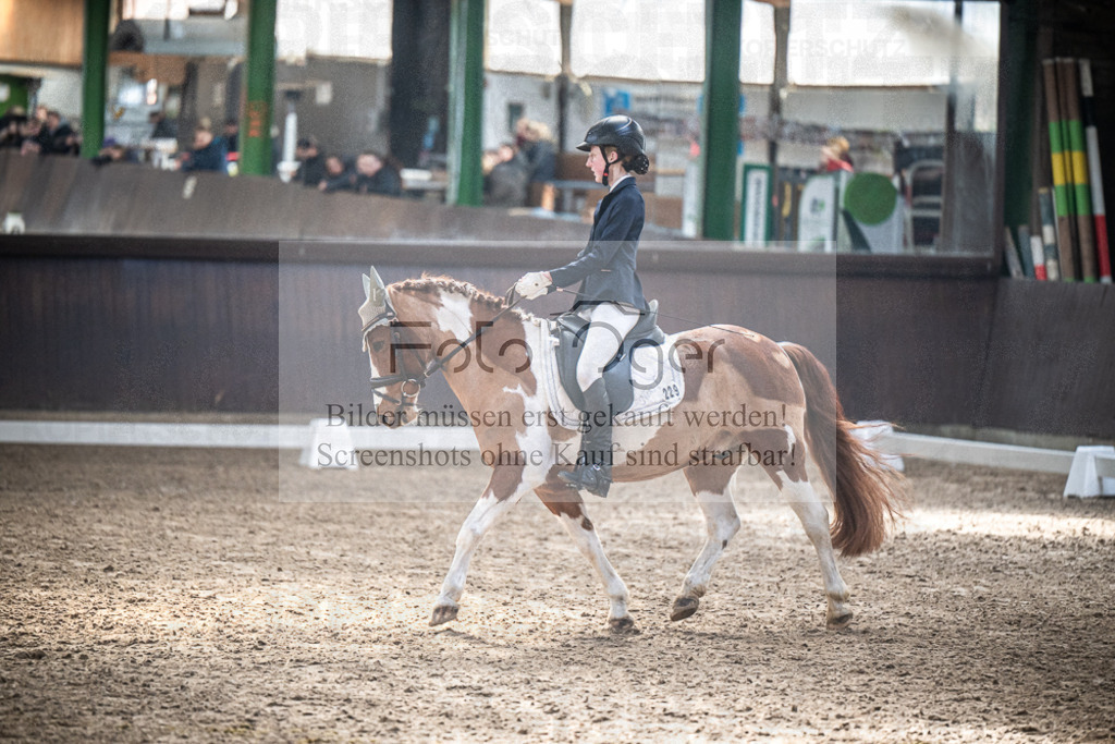 DOS_1157 | Entdecke hochwertige Reitturnierfotos von Foto Oger. Professionell, emotional und authentisch – jetzt Lieblingsmomente im Shop bestellen.Deutschlandweite Turnierfotografie. - Realisiert mit Pictrs.com