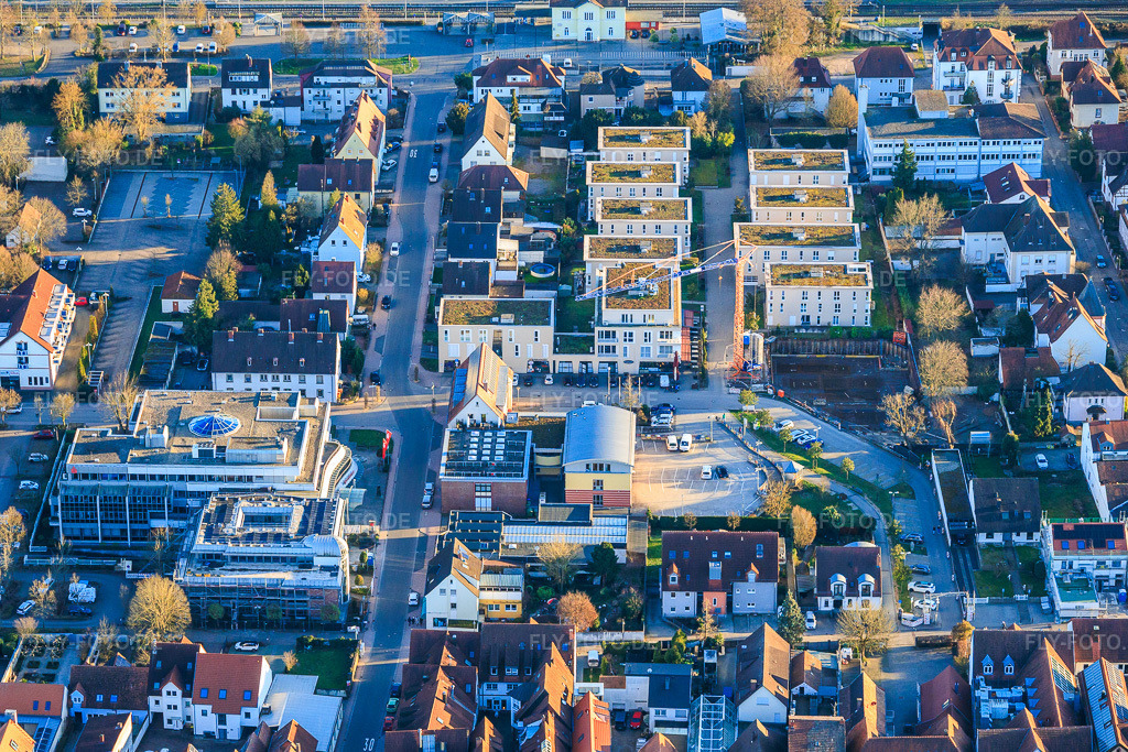 Luftbild: Baugrube zur Erweiterung der Wohnanlage Im Stadtkern in Kandel im Bundesland Rheinland-Pfalz in Deutschland. Foto: IMG_153319.jpg vom 01.03.2026 durch Werner Riehm/FLY-FOTO.de