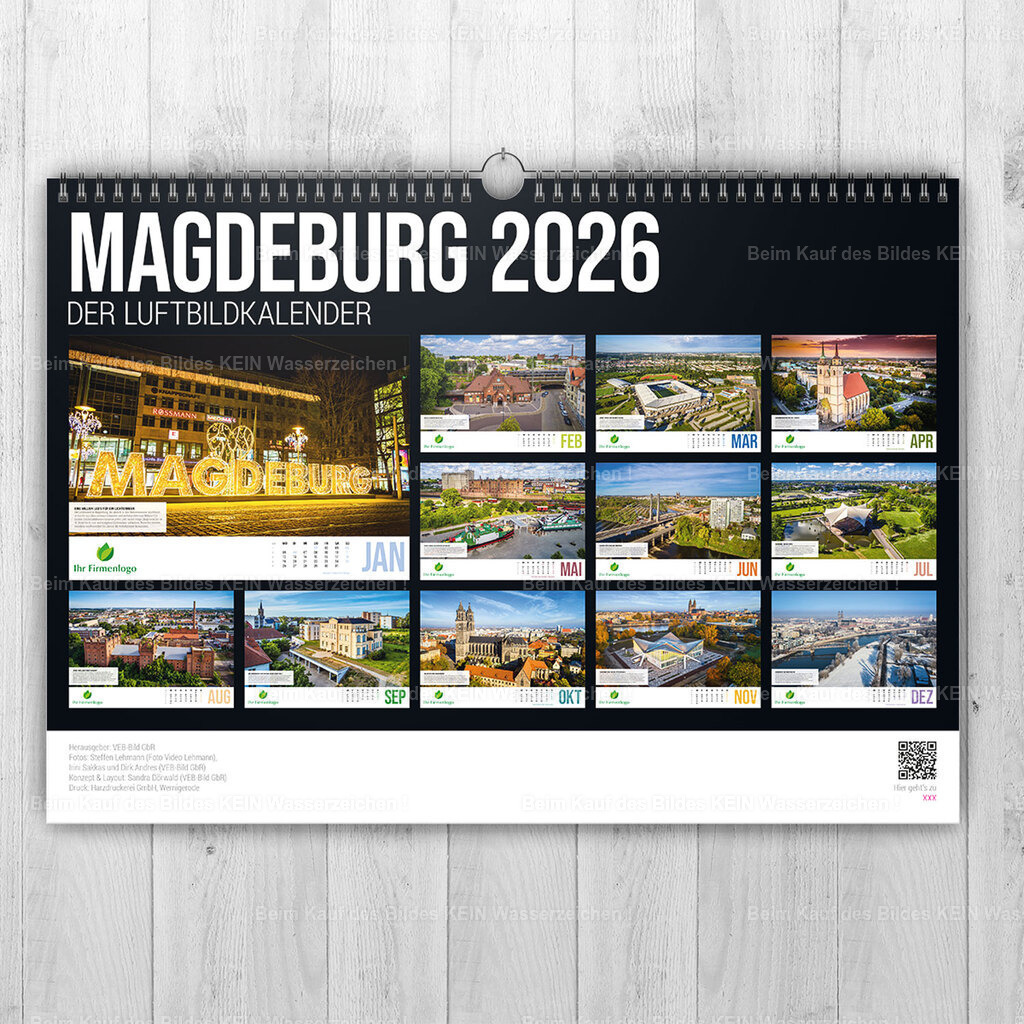 Mockup_Firmenkalender_MD_2026_Rück_qu | Die Magdeburger Platte® - das sind die schönsten Luftbilder von Magdeburg & Sachsen-Anhalt auf Acryl, Leinwand oder zum Download. Das ist Luftbildfotografie & Luftbildaufnahmen mit Drohne & Flugzeug.  - Realisiert mit Pictrs.com