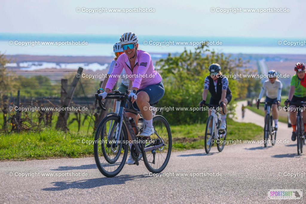TRA_0385 | Neusiedlersee Radmarathon 2026@sportshot_your_pictrs #yourpictures#roadtowm2029 #nrm #neusiedlerseeradmarathon #neusiedlersee #neusiedlerseetourismus #burgenland #mörbisch #nrm26 #burgenlandtourismus #voglundco #poweredbyburgenlandtourismus #radsport #rad #marathon #ucigranfondo #visitburgenland #ucigranfondoworldseries