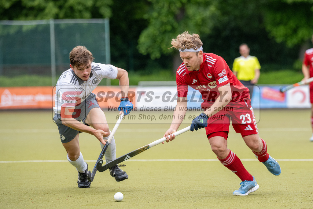 SFE_20250504_0104 | Köln, Deutschland, 04.05.2025:  Hockey 1. Bundesliga Herren Rot-Weiss Köln - Münchener SC im KTHC Stadion Rot-Weiss Köln Tennis and Hockey Club am 04.05.2025 in Köln, Deutschland. (Foto von Stephan Fehrmann)Köln, Germany, 04.05.2025: Hockey 1. Bundesliga Herren Rot-Weiss Köln - Münchener SC in KTHC Stadion Rot-Weiss Köln Tennis and Hockey Club at 04.05.2025 in Köln, Deutschland. (Foto from Stephan Fehrmann)