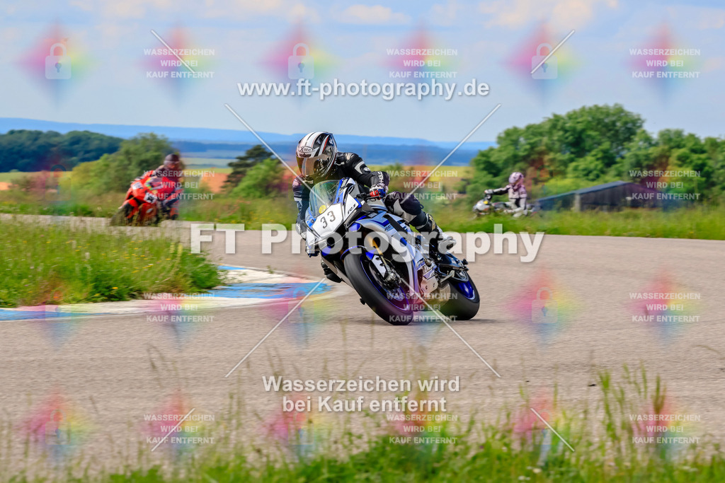 MotoTeam-0946 | Hier findet Ihr Bilder von Touristenfahrten auf der Nürburgring Nordschleife oder von anderen Veranstaltungen die ich besucht habe. Viel Spass beim Durch Schauen 