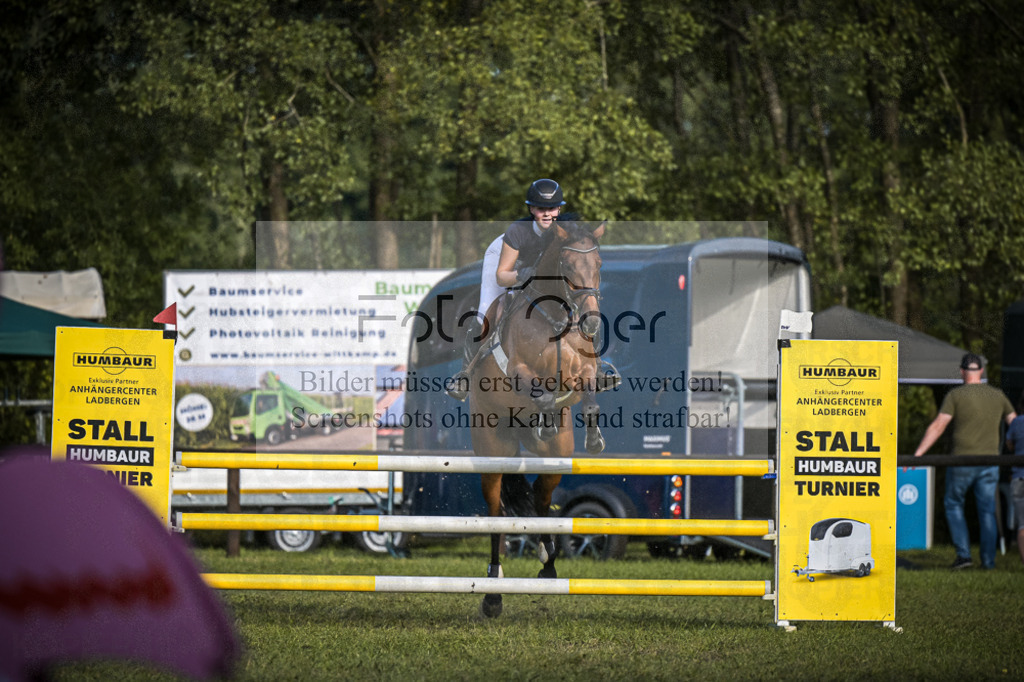 DOS_0037 | Entdecke hochwertige Reitturnierfotos von Foto Oger. Professionell, emotional und authentisch – jetzt Lieblingsmomente im Shop bestellen.Deutschlandweite Turnierfotografie. - Realisiert mit Pictrs.com