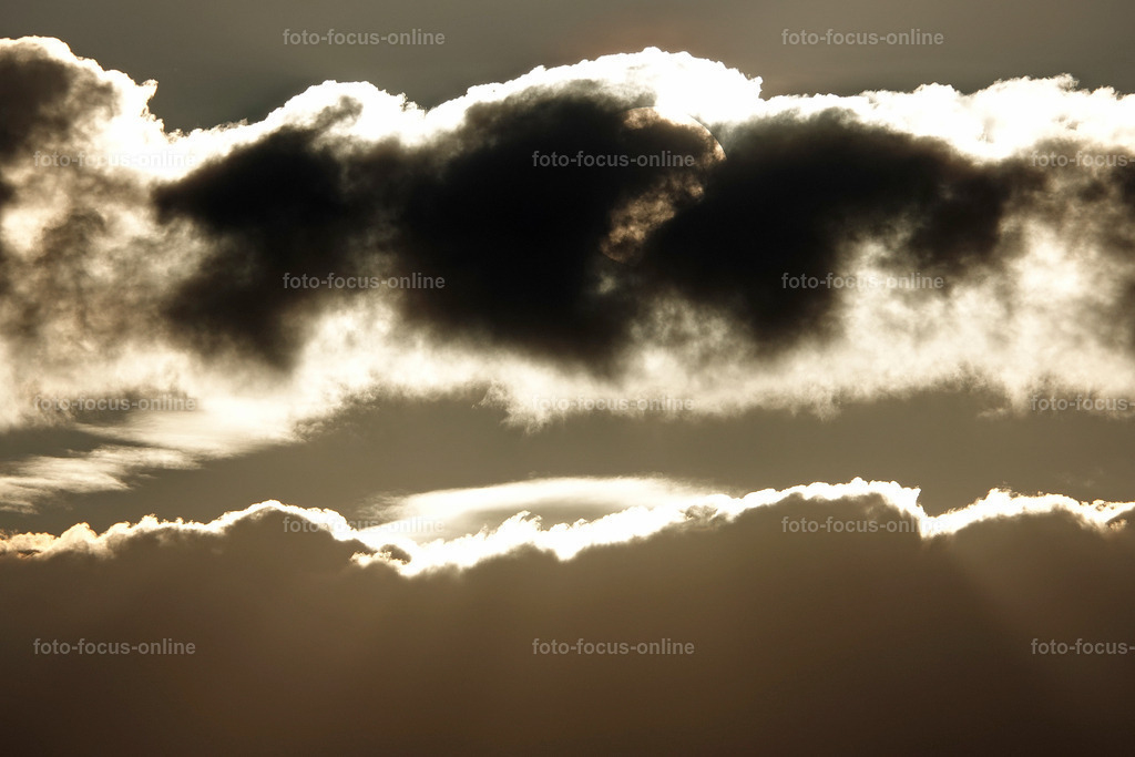 Spectacular almost spiritual sunset on the beach of Liepja | foto-focus-online