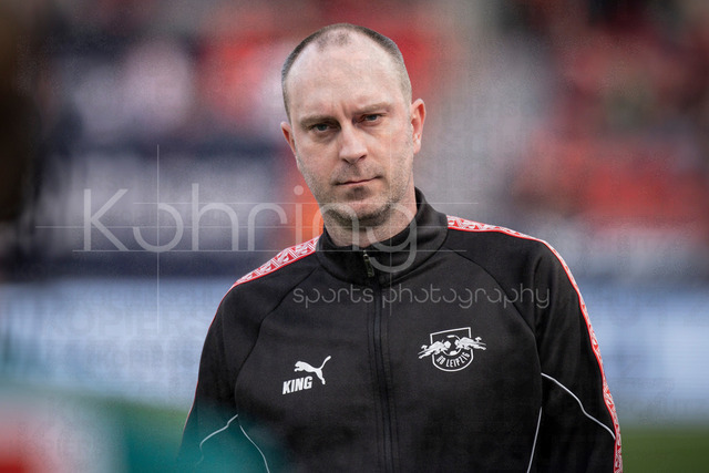 German Bundesliga, Bayer 04 Leverkusen vs. RB Leipzig, 02.05.2026 | LEVERKUSEN, GERMANY - MAY 2, 2026 :  Ole Werner (Headcoach RB Leipzig) before the German Bundesliga match on gameday 32 between Bayer 04 Leverkusen vs. RB Leipzig at BayArena on May 2, 2026 in Leverkusen, Germany. DFL REGULATIONS PROHIBIT ANY USE OF PHOTOGRAPHS AS IMAGE SEQUENCES AND/OR QUASI-VIDEO.
