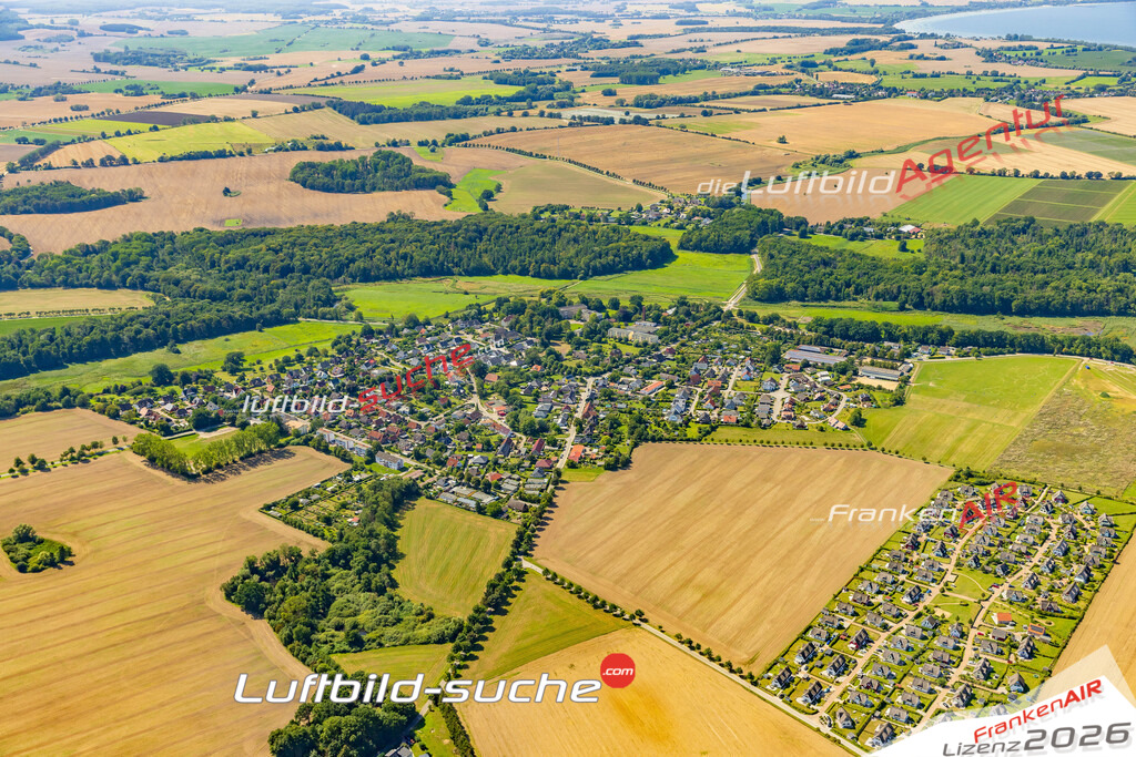 Luftbild der Stadt Zierow - Die Luftaufnahme wurde 2025 vom UL-Flugzeug heraus erstellt ( keine Drohne ) - Hochauflösende Luftaufnahme - für professionelle Ausdrucke geeignet. Die Geschenkidee !Hier alle&nbsp;Infos zur Lizenzierung der LuftaufnahmeWir fliegen auch dieses Jahr wieder in Ihre Region um Luftbilder zu erstellen.- Luftbild anfragen