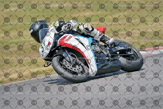 25bt04-1662 | markuskiefer.com - Realisiert mit Pictrs.com