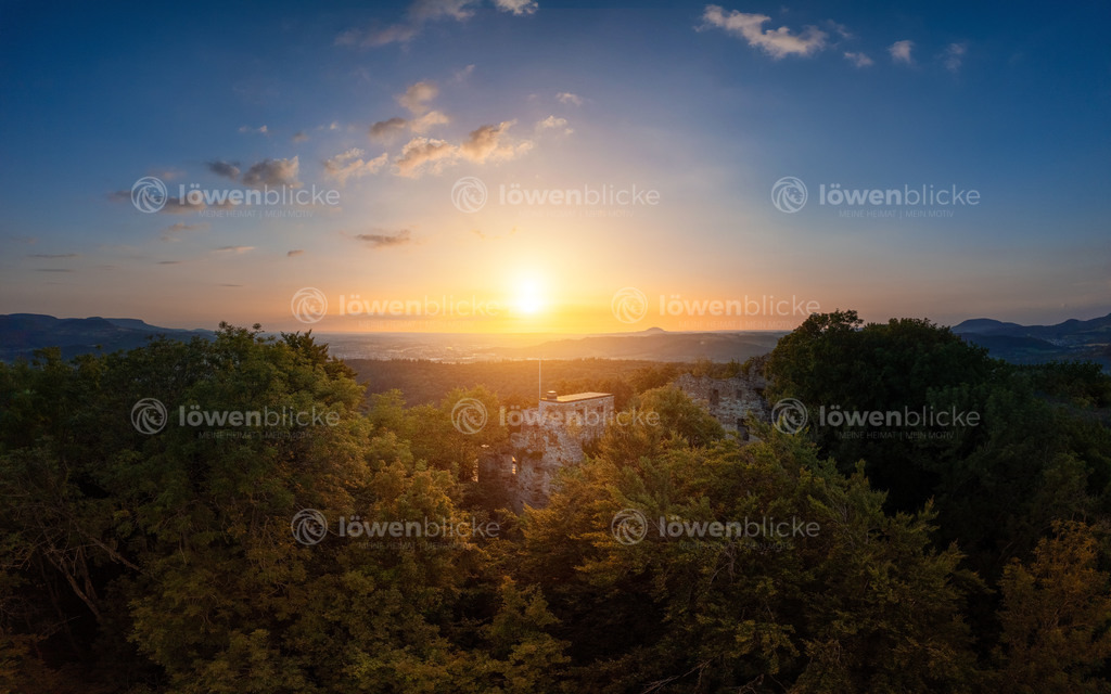Burg Scharfenberg im Sonnenuntergang mit Hohenstaufen | löwenblicke | shop