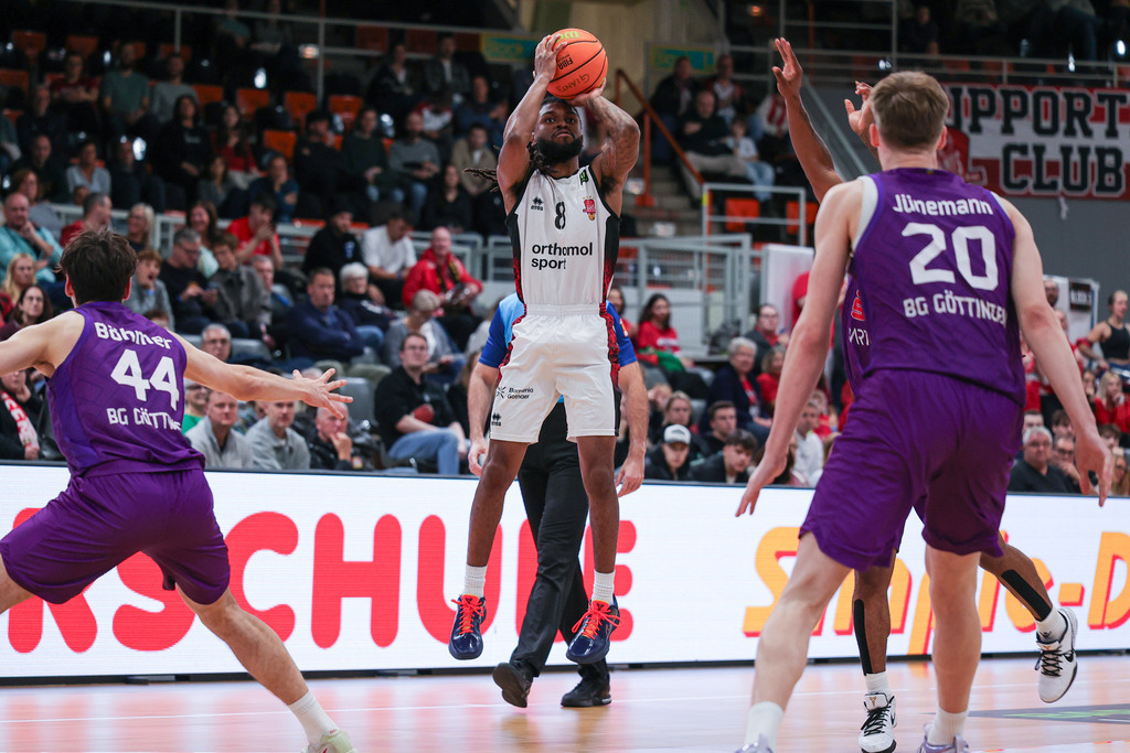 Pro A BAYER GIANTS vs BG Göttingen-135 | Fotos von Basketballspielen aus dem Raum NRW fotografiert von Gero Mueller-Laschet und Daniel Schaefer - Realisiert mit Pictrs.com