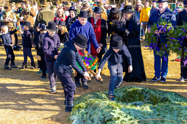 Bärentreiben in Steuerberg | Bildershop von pixelworld.at - Realisiert mit Pictrs.com