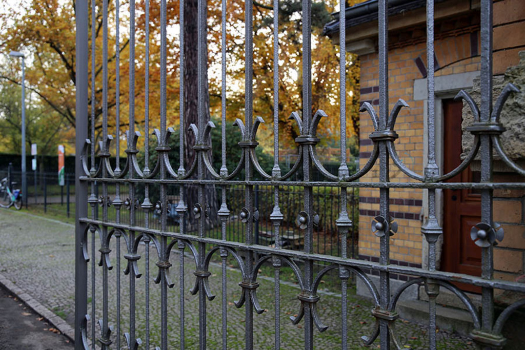 Foto: Leipzig - Friedenspark | Das Team hinter BILDLEXIKON LEIPZIG bündelt historische wie aktuelle Informationen über die Stadt Leipzig in Text und Bild auf einer Plattform und stellt diese der interessierten Öffentlichkeit zur Verfügung.