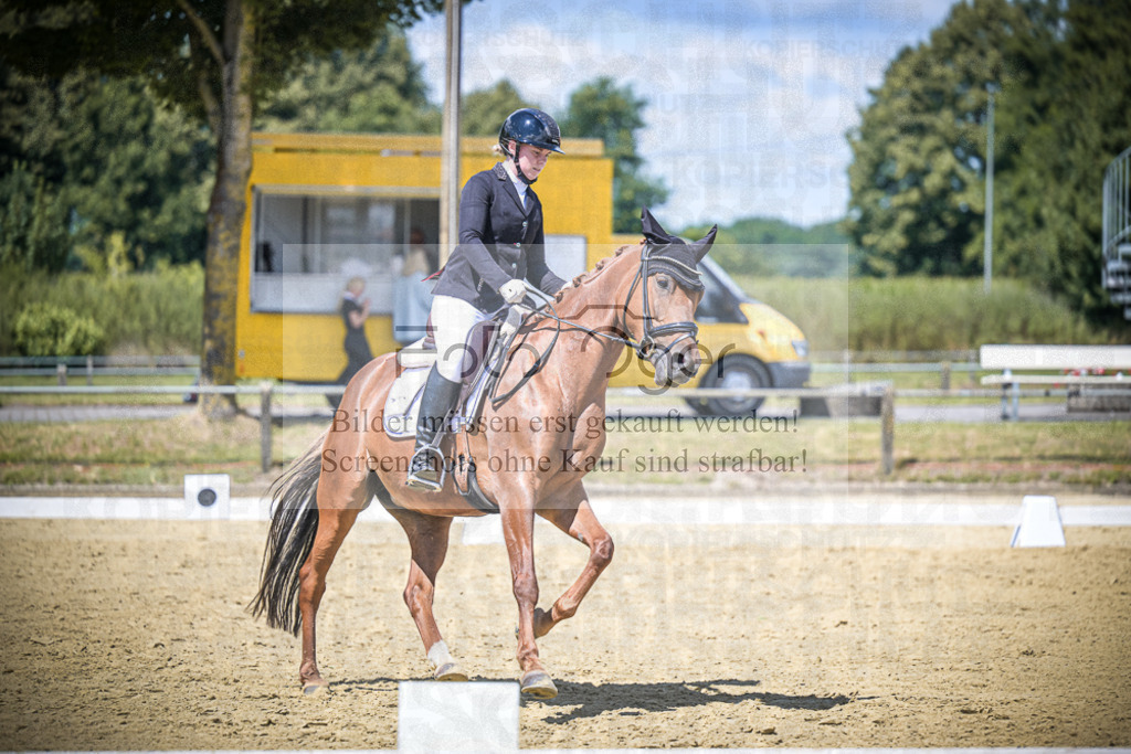DOS_5404 | Entdecke hochwertige Reitturnierfotos von Foto Oger. Professionell, emotional und authentisch – jetzt Lieblingsmomente im Shop bestellen.Deutschlandweite Turnierfotografie. - Realisiert mit Pictrs.com