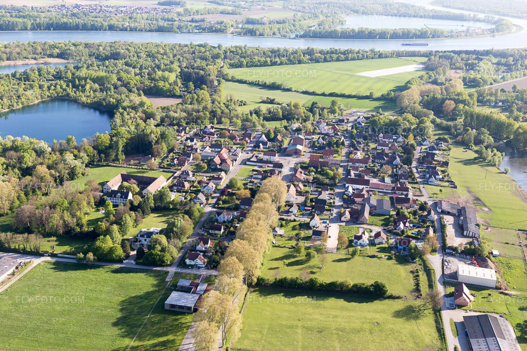 Aerial view: View of the town in Fort-Louis in the state Bas-Rhin, France.Photo: IMG_099073.jpg taken on 04/23/2017 by Werner Riehm/FLY-FOTO.comResolution of the original: 5472 x 3648 px