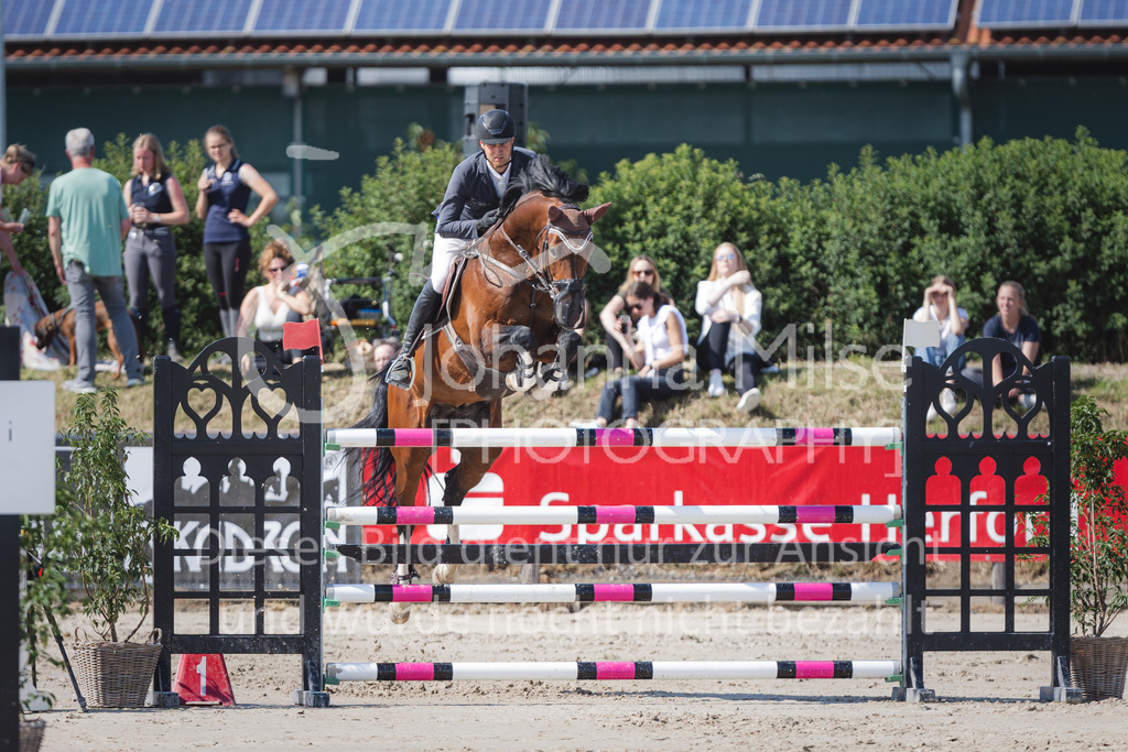 220611_LüPfSpTa_GroßerPreis-630 | Lützower Pferdesporttage
Springprfg.Kl.S m.St.**
Großer Preis
11.06.2022