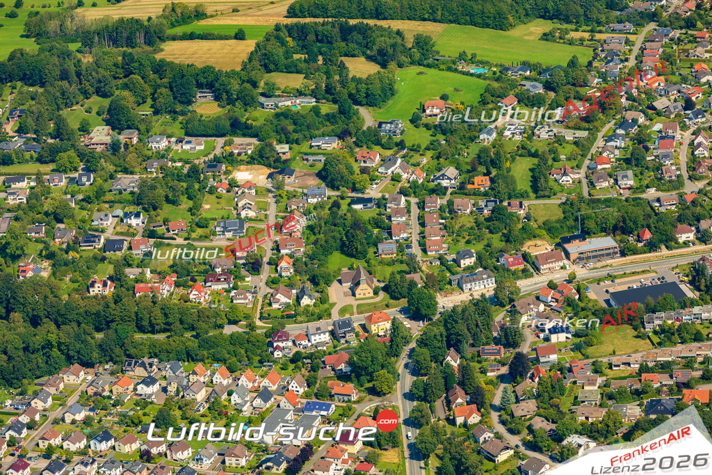 Neue Luftbildaufnahme der Stadt Horn-Bad Meinberg - Das Luftbild wurde 2025 vom UL-Flugzeug heraus erstellt ( keine Drohnenaufnahme ) - Hochauflösende Luftaufnahme - für Wandbilder und großformatige Ausdrucke geeignet. Das besondere Geschenk!Hier alle&nbsp;Infos zur Lizenzierung der LuftaufnahmeWir fliegen auch dieses Jahr wieder in Ihre Region um Luftbilder zu erstellen.- Luftbild anfragen