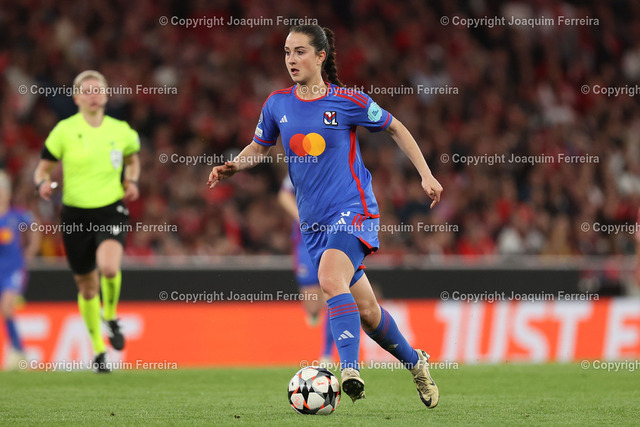 20240319_slbvslyo_0073 | Lisbon, Portugal, Tuesday 19 March 2024 UEFA Women's Champions League 2023/24 1/4 Final SL Benfica - Olympique Lyon, Sara Daebritz (Olympique Lyon)  am Ball, Freisteller, Einzelbild, Ganzkörper, Aktion, Action, Spielszene


 - Realisiert mit Pictrs.com