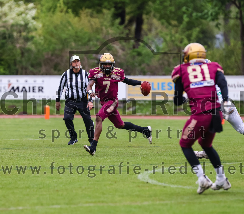 2022-04-30_092_Erding_Bulls_gegen_Regensburg_Phoenix | Erding, Deutschland, 30.04.2022:
Football, Regionalliga 2022, 1. Spieltag, Erding Bulls gegen Regensburg Phoenix

Foto: Christian Riedel / fotografie-riedel.net