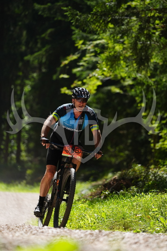 FC102260 | Fotogalerie der Treibjagd im Dunkelwald - Dein MTB Etappenrennen im Erzgebirge - Realisiert mit Pictrs.com