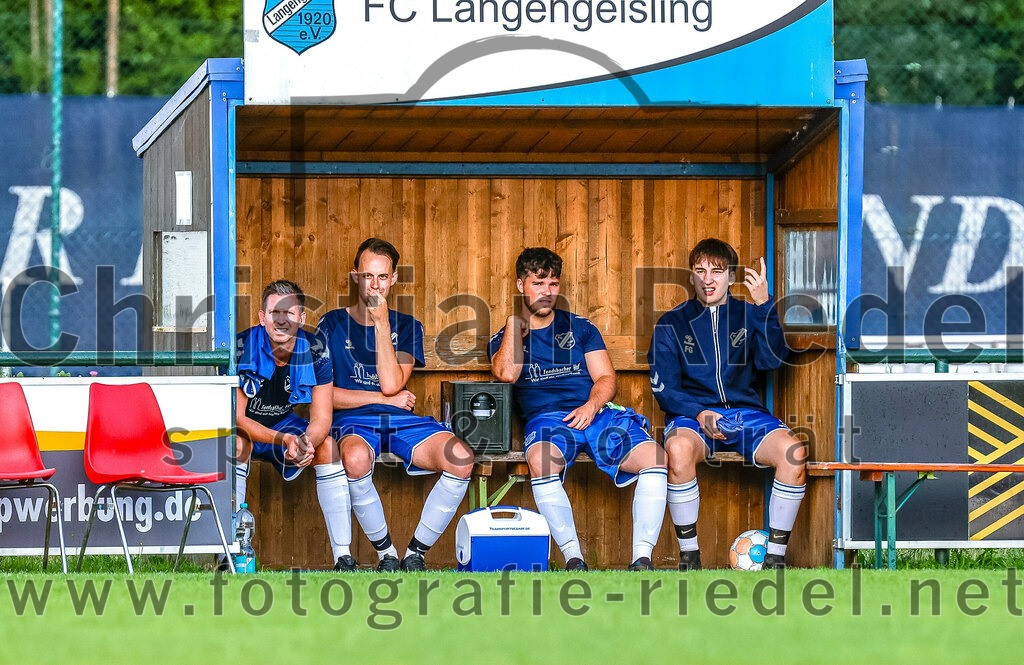 2023-07-25_023_FC_Langengeisling_III_gegen_SV_Riedmoos_III | Erding, Deutschland, 25.07.2023:
Fußball, C-Klasse 2023 / 2024, Testspiel, FC Langengeisling III gegen SV Riedmoos e.V. 1959 III, Endergebnis: 3:5

Foto: Christian Riedel / fotografie-riedel.net
