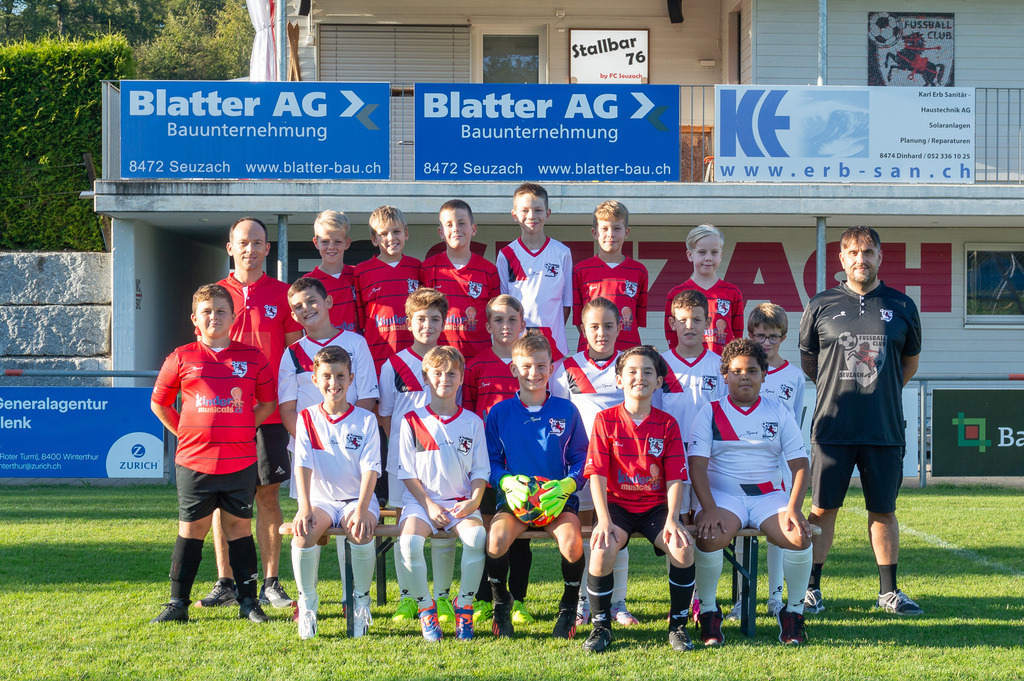 2023_2024_Teamfoto_Ee | fc-seuzi-teamfotos - Realisiert mit Pictrs.com