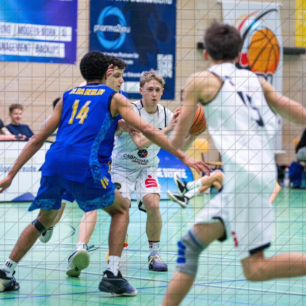 JBBL Relegation Gruppe 1 25/26 | Spieltag 12 | Charisma Young Bulls vs. SG Alba Wiesel Berlin | 18.01.26: JBBL Relegation Gruppe 1 25/26 | Spieltag 12 | Charisma Young Bulls vs. SG Alba Wiesel Berlin / Osnabrück / Deutschland  //   CREDIT:www.bullenfotos.de, Martin König, Hörner Weg 40, D-49078 Osnabrück, +4917663732967 // Nutzung und Weitergabe nur zu den vereinbarten Zwecken. Presseanfragen an Ersteller. Alle Rechte beim Ersteller. Honorierung nach MFM. - Realisiert mit Pictrs.com
