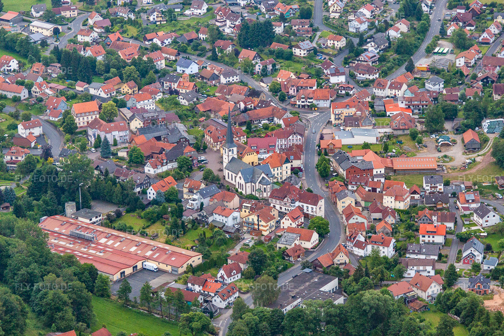 Luftbild: Stadtansicht vom Innenstadtbereich (Wasserkuppe) in Poppenhausen im Bundesland Hessen in Deutschland. Foto: IMG_68383.jpg vom 21.06.2014 durch Werner Riehm/FLY-FOTO.de