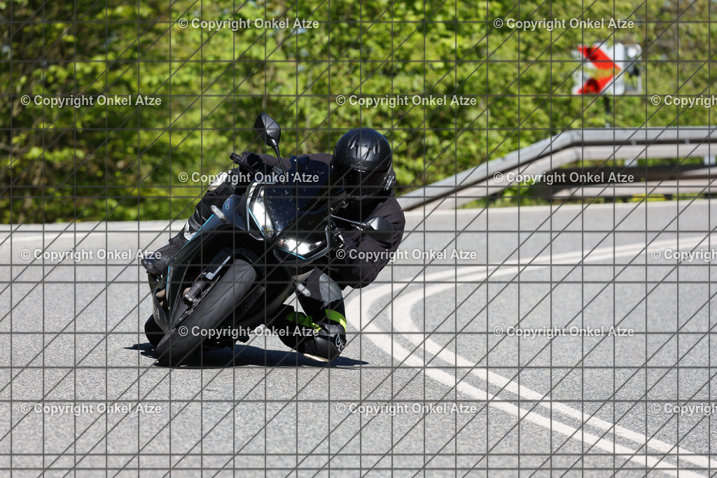 IMG_9254 | Fotograf am Kyffhäuser. Onkel Atze. Kyffhäuser Rennstrecke. Café36. Motorsportfotografie. - Realisiert mit Pictrs.com