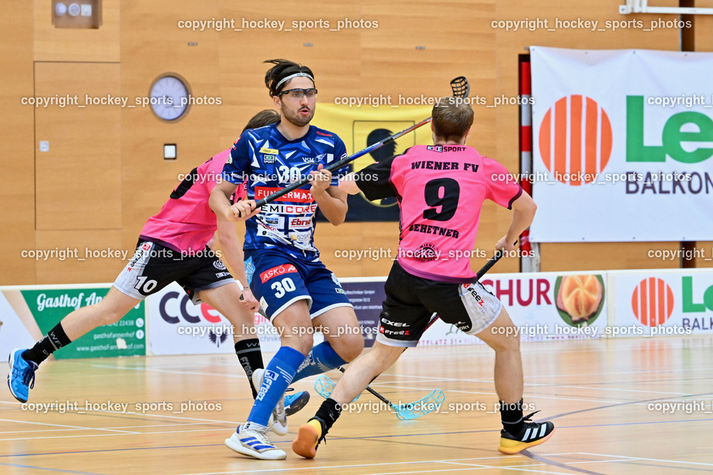 VSV Unihockey vs. Wiener Floorball Verein | #30 Christoph Steiner VSV Unihockey, #9 ZEHETNER Laurin Wiener Floorballverein, VSV Unihockey vs. Wiener Floorball Verein, VSV Unihockey vs. Wiener Floorball Verein am 18.05.2025 in Villach (Ballspielhalle St. Martin), Austria, (Photo by Bernd Stefan)